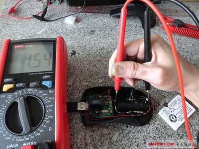 創(chuàng)意無(wú)極限 為無(wú)線鼠標(biāo)換上內(nèi)置充電電池，實(shí)現(xiàn)通電狀態(tài)下的便捷維護(hù)與電壓測(cè)量