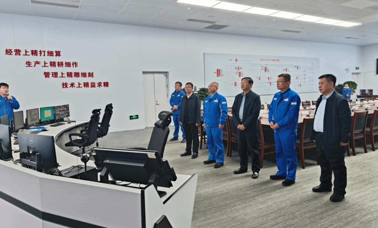 深化校企合作，共育專業(yè)人才——校長錢建華率隊(duì)走訪中國石油長慶石化公司調(diào)研計(jì)算機(jī)及辦公設(shè)備維修領(lǐng)域合作